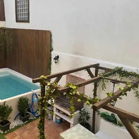 Primer Piso Junto Al Castillo Y Rio Con Barbacoa *