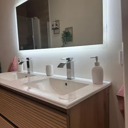 아파트 Primer Piso Junto Al Castillo Y Rio Con Barbacoa *